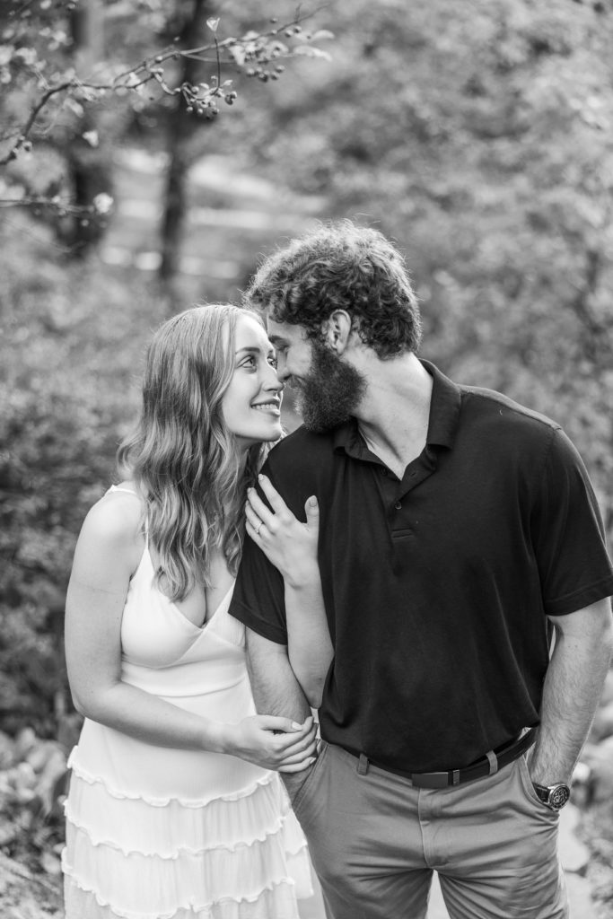 Kaitlin Mendoza Photography captured the Newfields engagement photos in Indianapolis for Ariana and Tom
