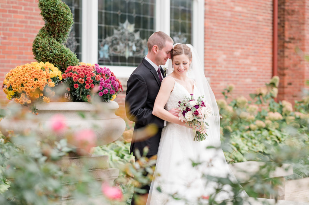 A Wedding at Indiana Landmarks is photographed by Kaitlin Mendoza Photography

