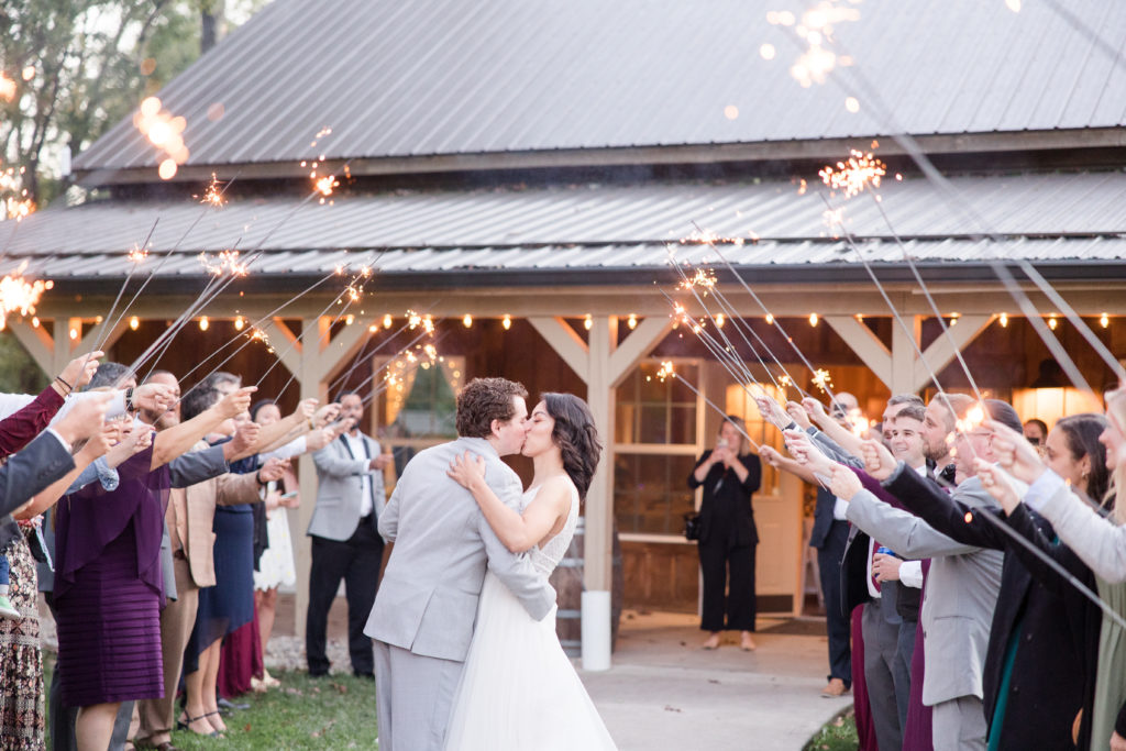 Kaitlin Mendoza Photography explains how to create a photography friendly wedding timeline