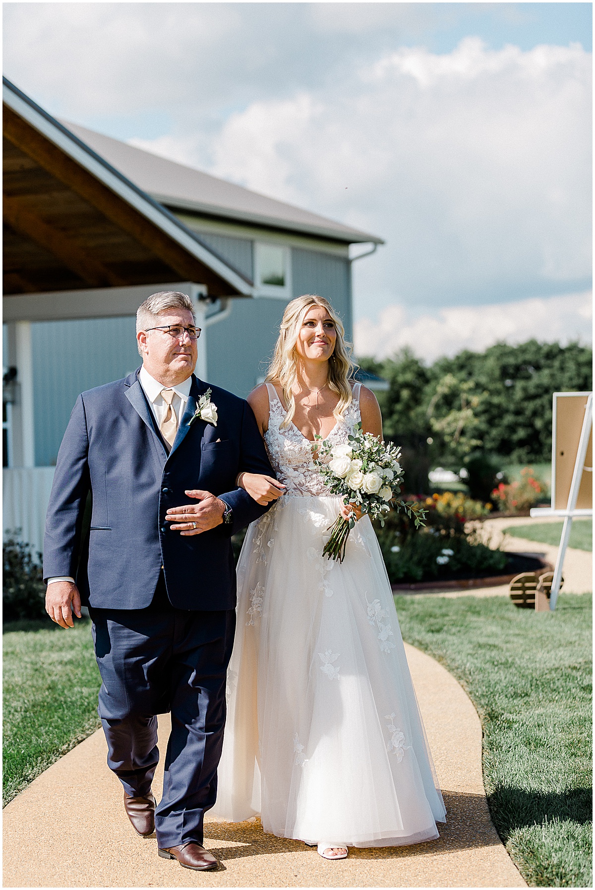 Haley and Dalen’s New Journey Farms wedding in Lafayette, IN photographed by the Kaitlin Mendoza Photography associate team.