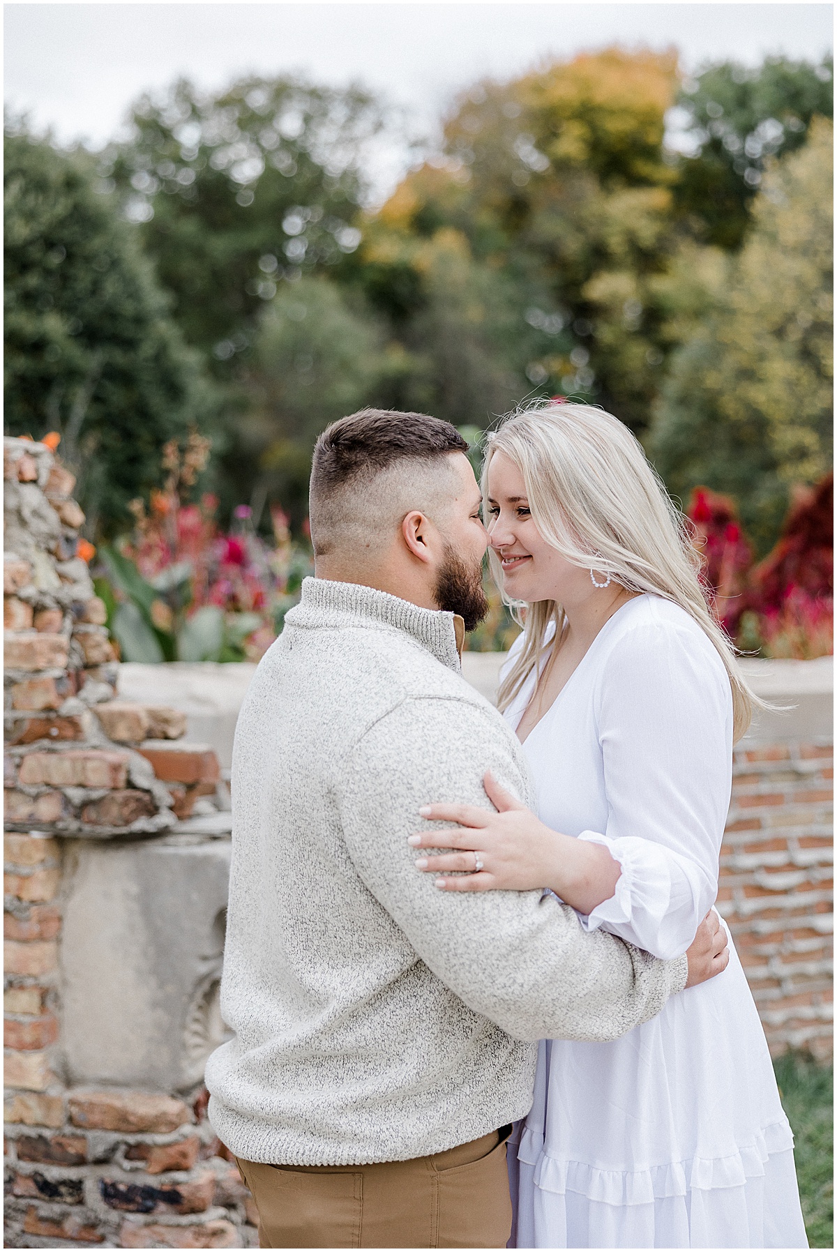 A Holliday Park Engagement Session in Indianapolis, Indiana in the Fall photographed by Kaitlin Mendoza Photography.