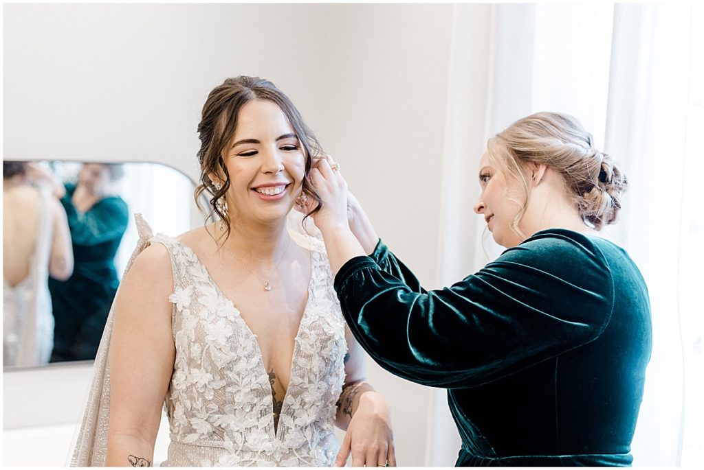 A winter Iron and Ember Wedding in Carmel, Indiana photographed by Kaitlin Mendoza Photography associates.