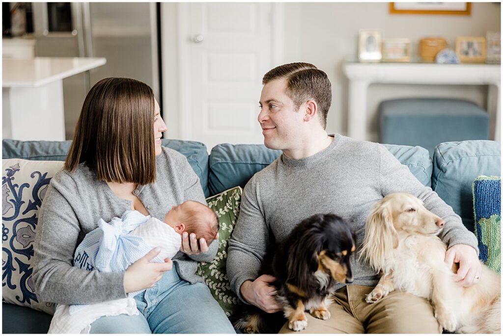 Baby Peter had Kaitlin Mendoza Photography, an Indianapolis lifestyle newborn photographer, photographed lifestyle newborn photos.