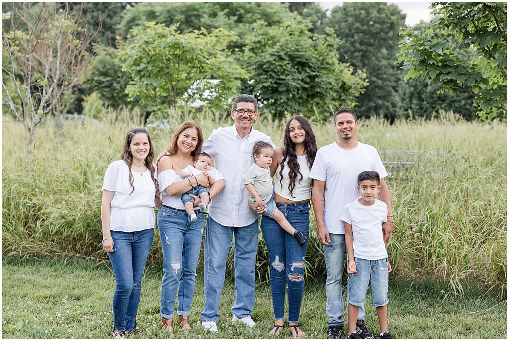 Kaitlin Mendoza photographed Holliday Park Family Photos in Indianapolis, Indiana
