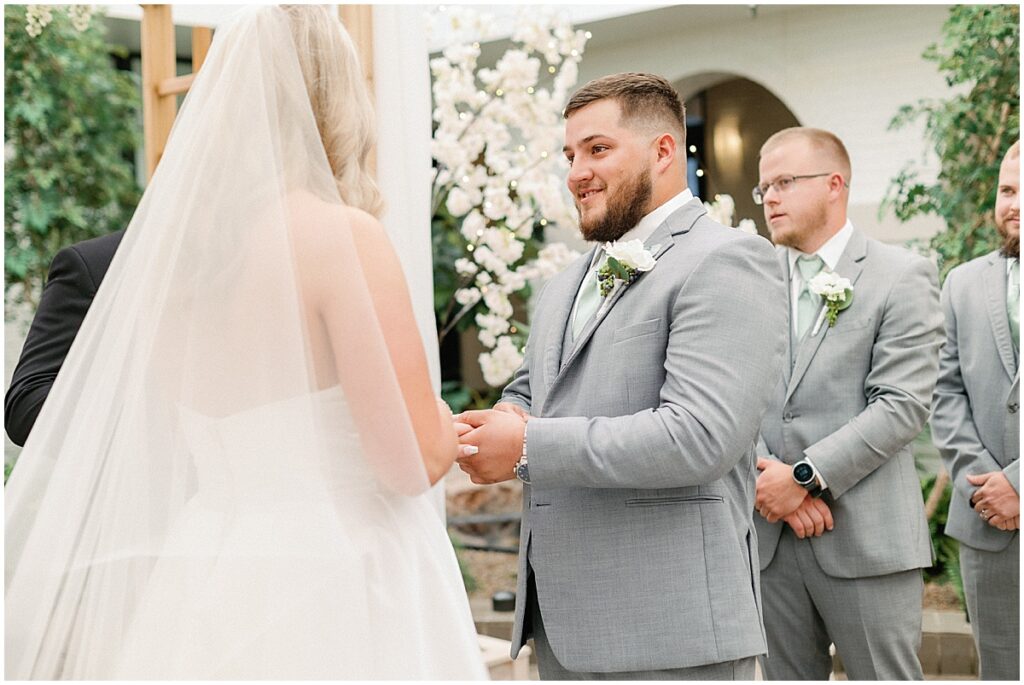 Kaitlin Mendoza Photography photographed a dreamy Pipers at the Marott Wedding in Indianapolis