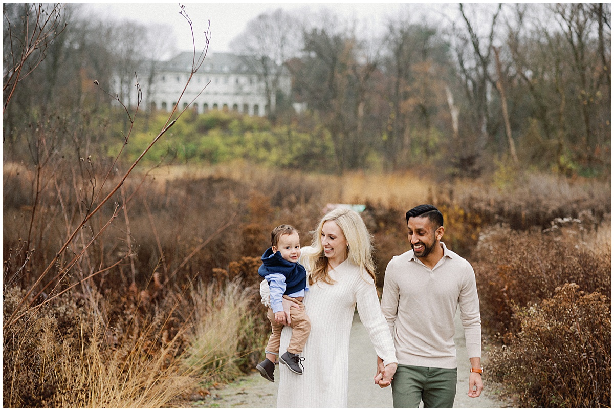 Kaitlin Mendoza Photography photographed Indianapolis family photos for the Kabir family.