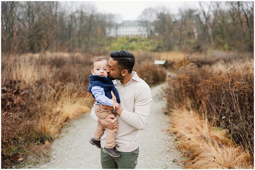 Kaitlin Mendoza Photography photographed Indianapolis family photos for the Kabir family.