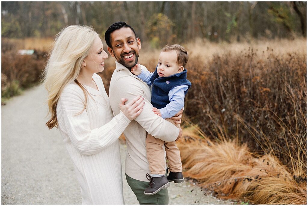 Kaitlin Mendoza Photography photographed Indianapolis family photos for the Kabir family.