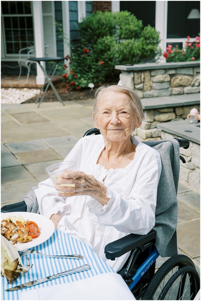 Kaitlin Mendoza Photography, an Indianapolis family event photographer captured Grandma DT’s 90th birthday celebration.