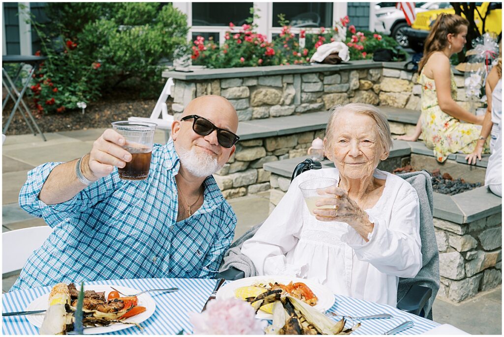 Kaitlin Mendoza Photography, an Indianapolis family event photographer captured Grandma DT’s 90th birthday celebration.