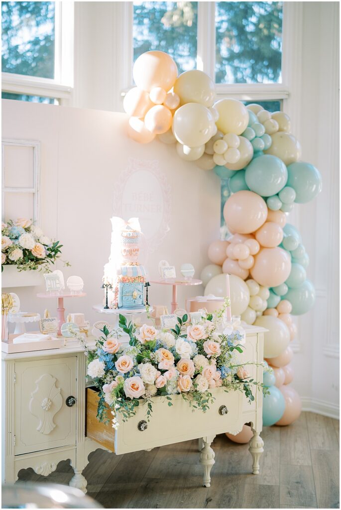 Kaitlin Mendoza is a baby shower Indianapolis event photographer that captured a Bonjour Bebe themed baby shower.