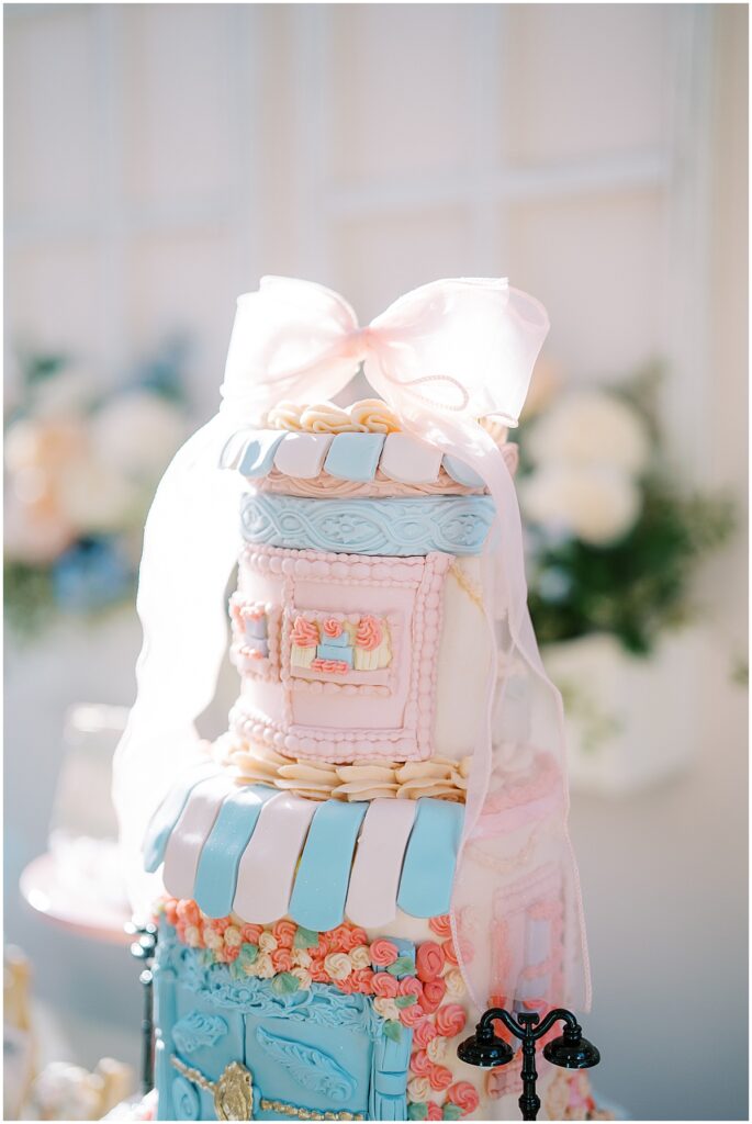 Kaitlin Mendoza is a baby shower Indianapolis event photographer that captured a Bonjour Bebe themed baby shower.