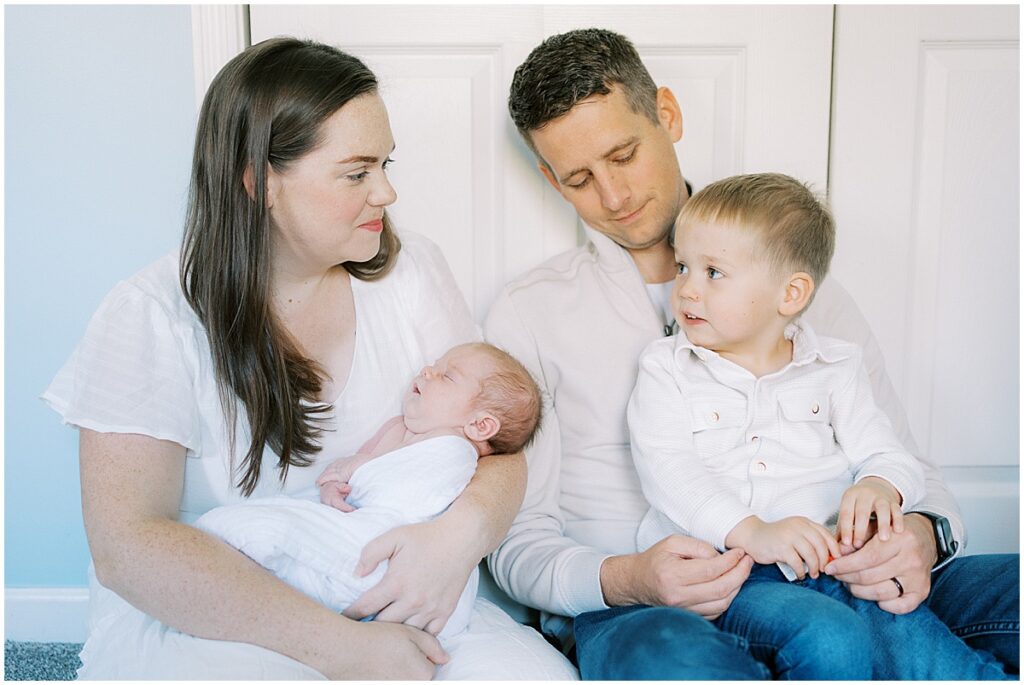 Kaitlin Mendoza is an in-home Indianapolis newborn photographer who took photos of Eli and this adorable family of four.