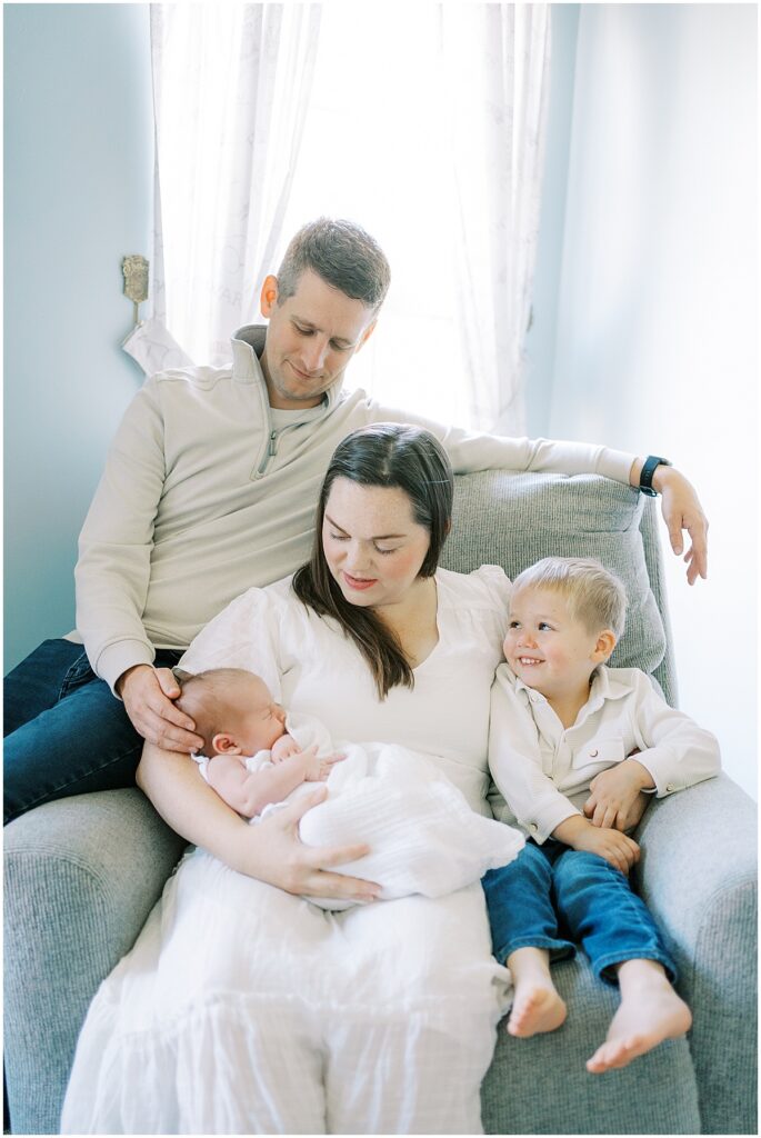 Kaitlin Mendoza is an in-home Indianapolis newborn photographer who took photos of Eli and this adorable family of four.