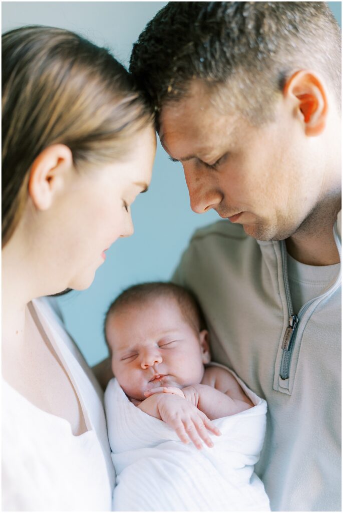 Kaitlin Mendoza is an in-home Indianapolis newborn photographer who took photos of Eli and this adorable family of four.
