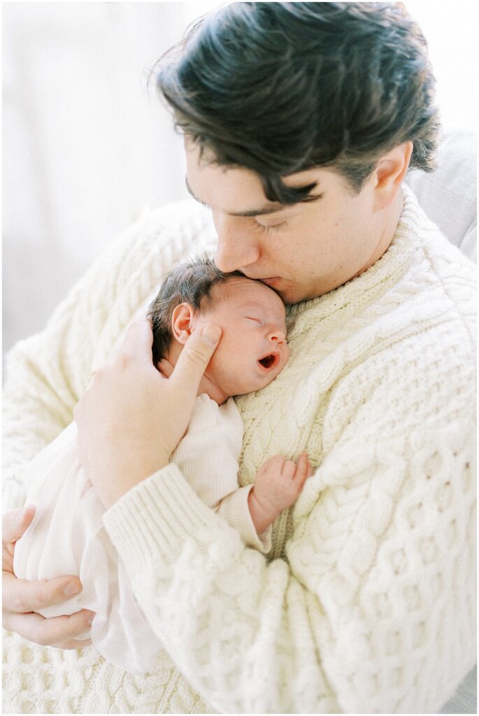 Kaitlin Mendoza captured newborn photography in Indianapolis for these first time parents and their sweet baby Tia.