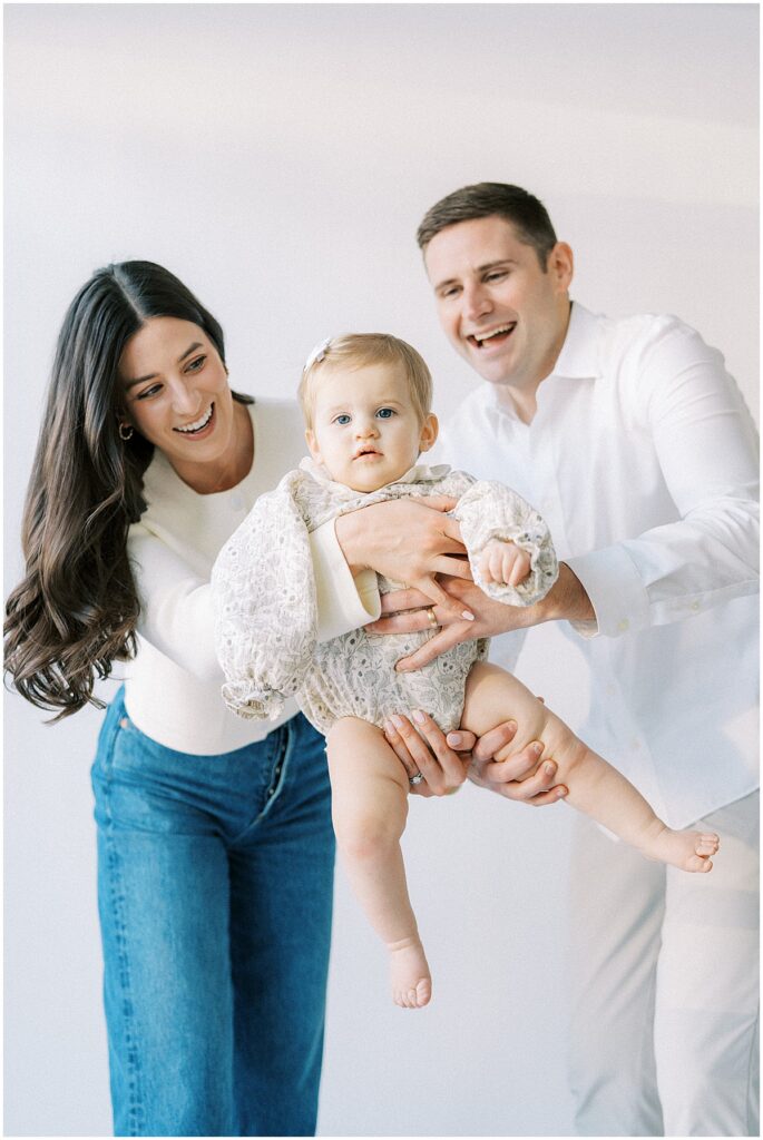 Kaitlin Mendoza was the studio Indianapolis milestone photographer for Bridget’s one year photo session.