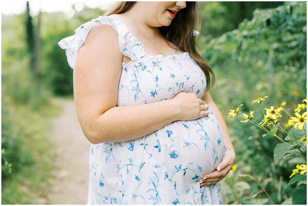 Kaitlin Mendoza Photography is an Indianapolis, IN maternity photographer who explains how I capture unforgettable moments during your pregnancy journey.