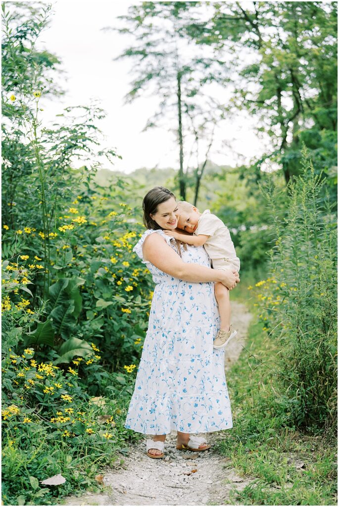 Kaitlin Mendoza Photography is an Indianapolis, IN maternity photographer who explains how I capture unforgettable moments during your pregnancy journey.