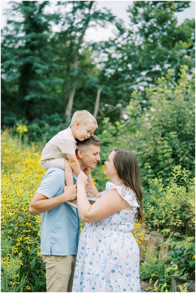 Kaitlin Mendoza Photography is an Indianapolis, IN maternity photographer who explains how I capture unforgettable moments during your pregnancy journey.