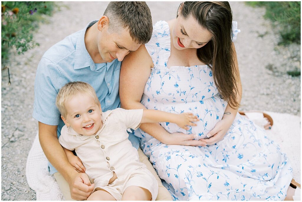 Kaitlin Mendoza Photography is an Indianapolis, IN maternity photographer who explains how I capture unforgettable moments during your pregnancy journey.