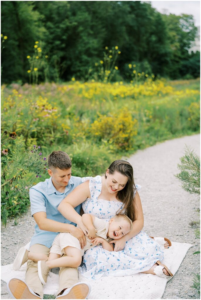 Kaitlin Mendoza Photography is an Indianapolis, IN maternity photographer who explains how I capture unforgettable moments during your pregnancy journey.