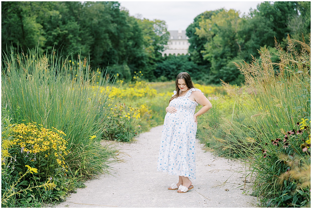 Kaitlin Mendoza Photography is an Indianapolis, IN maternity photographer who explains how I capture unforgettable moments during your pregnancy journey.
