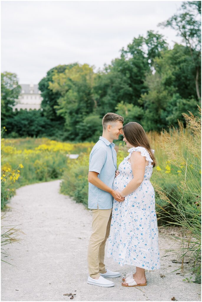 Kaitlin Mendoza Photography is an Indianapolis, IN maternity photographer who explains how I capture unforgettable moments during your pregnancy journey.
