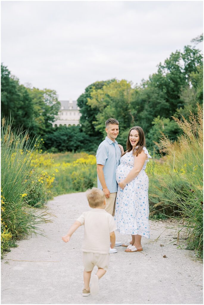 Kaitlin Mendoza Photography is an Indianapolis, IN maternity photographer who explains how I capture unforgettable moments during your pregnancy journey.