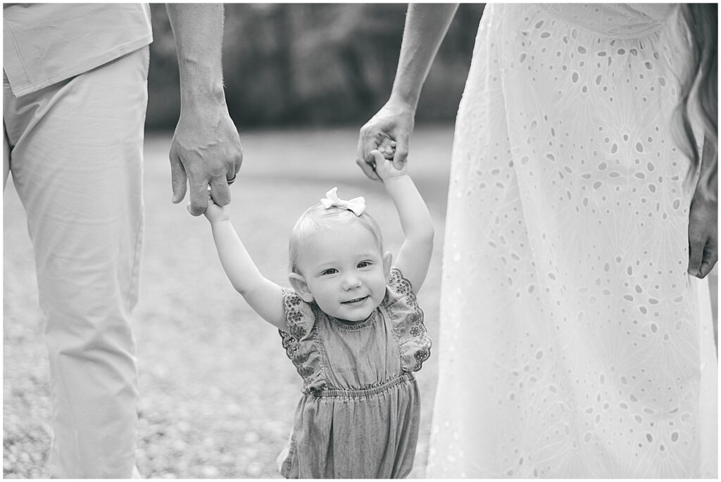 Kaitlin Mendoza is a Carmel, Indiana family photographer who captured a family and 1 year milestone photo session at Flowing Well Park.
