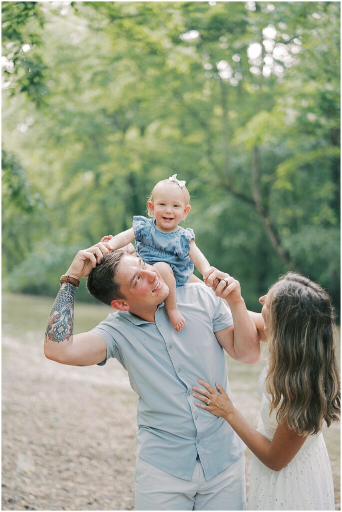 Kaitlin Mendoza is a Carmel, Indiana family photographer who captured a family and 1 year milestone photo session at Flowing Well Park.