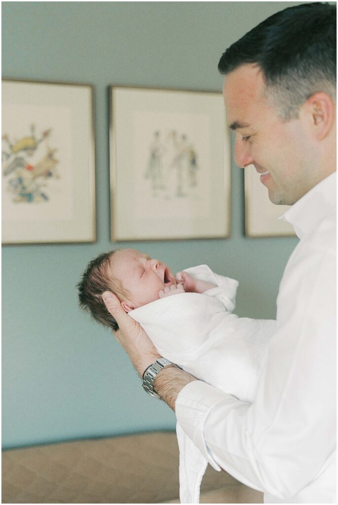 Kaitlin Mendoza captures Carmel, Indiana newborn photography of baby Noah during an in-home photo session.