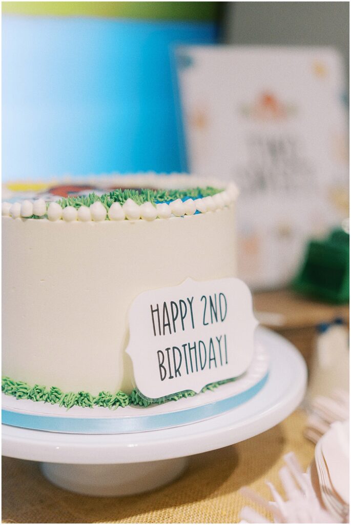 Kaitlin Mendoza is a kids birthday photographer in Indianapolis that captured Davey’s On The Farm themed 2nd birthday party at Holliday Farms.
