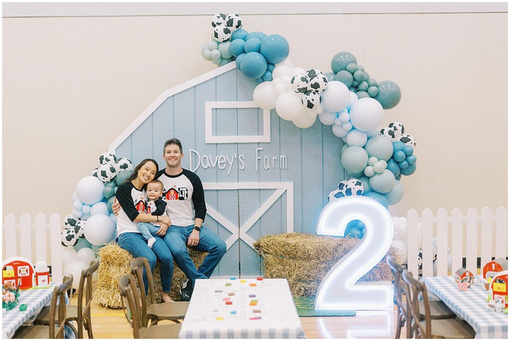 Kaitlin Mendoza is a kids birthday photographer in Indianapolis that captured Davey’s On The Farm themed 2nd birthday party at Holliday Farms.