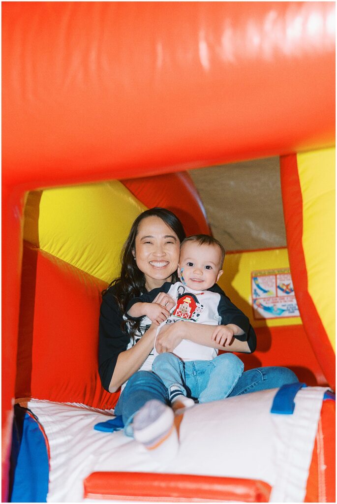 Kaitlin Mendoza is a kids birthday photographer in Indianapolis that captured Davey’s On The Farm themed 2nd birthday party at Holliday Farms.