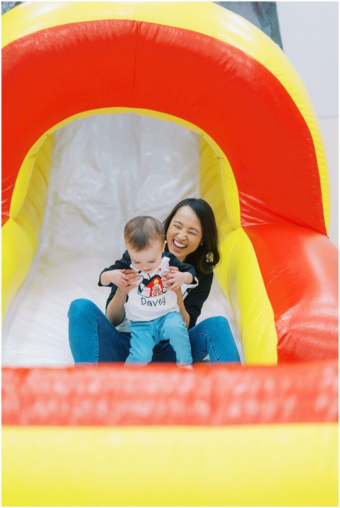 Kaitlin Mendoza is a kids birthday photographer in Indianapolis that captured Davey’s On The Farm themed 2nd birthday party at Holliday Farms.