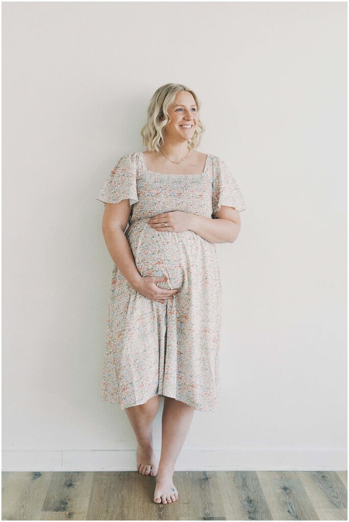 Kaitlin Mendoza is a maternity photographer in Indianapolis who photographed Anna and her family in the studio before baby #3.