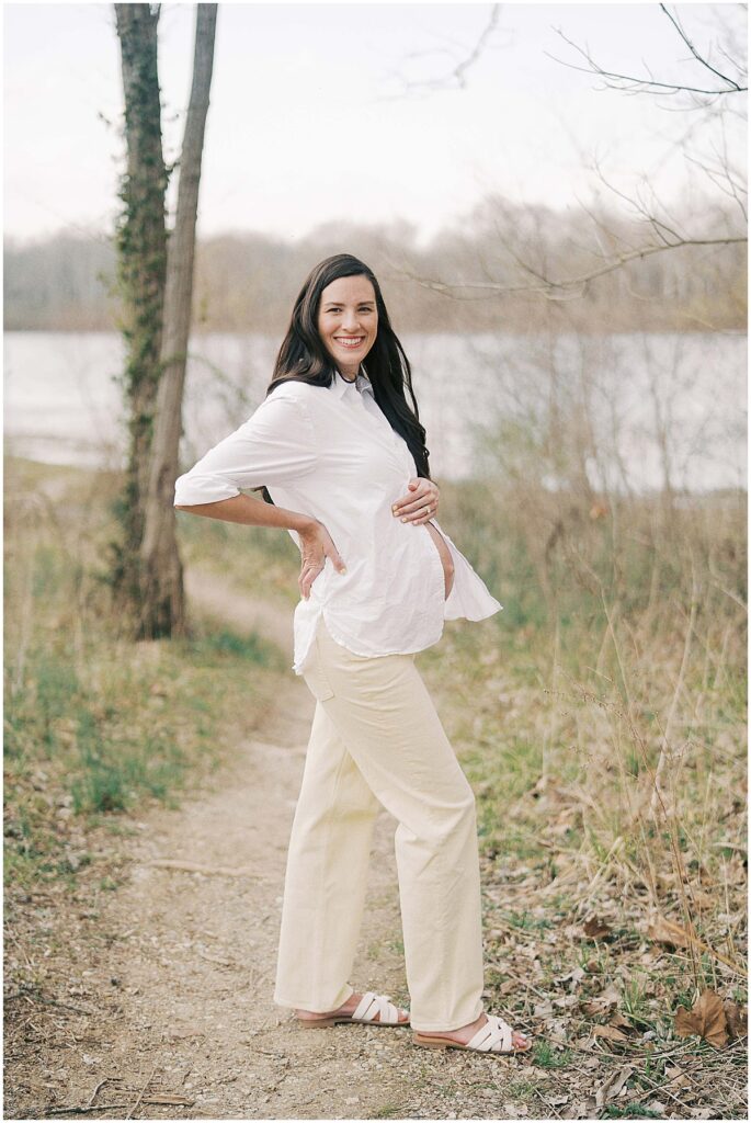 Kaitlin Mendoza is a maternity photographer in Indianapolis, Indiana that captured Taylor’s maternity photo session.