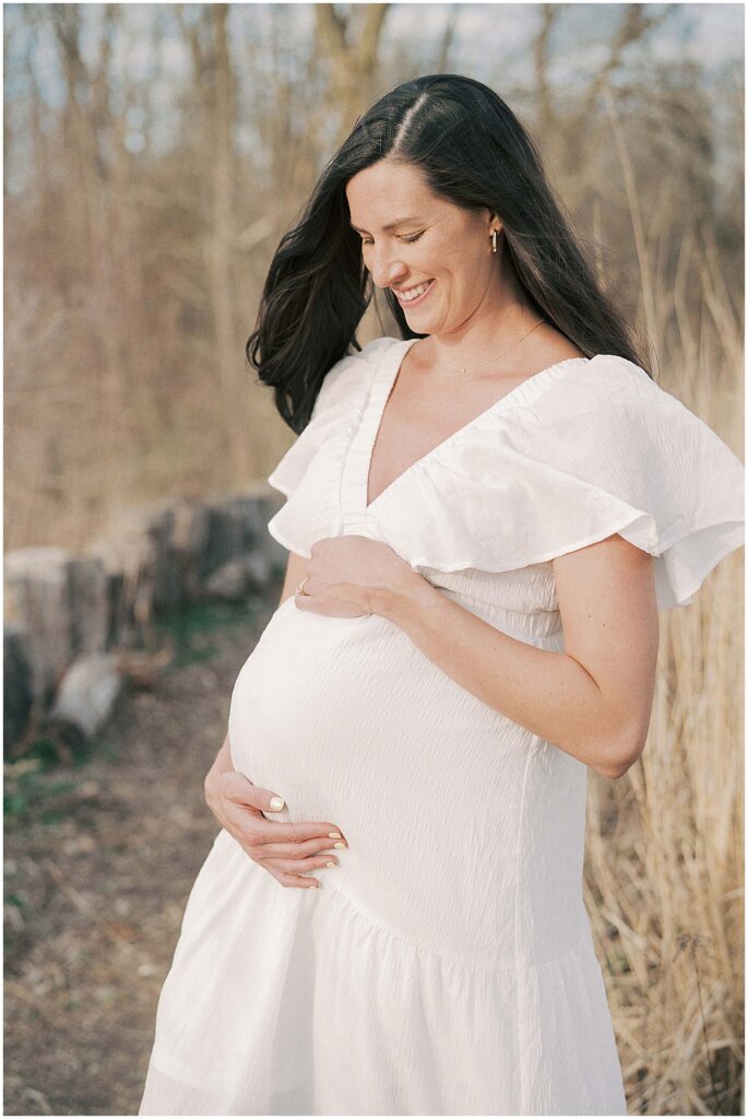 Kaitlin Mendoza is a maternity photographer in Indianapolis, Indiana that captured Taylor’s maternity photo session.