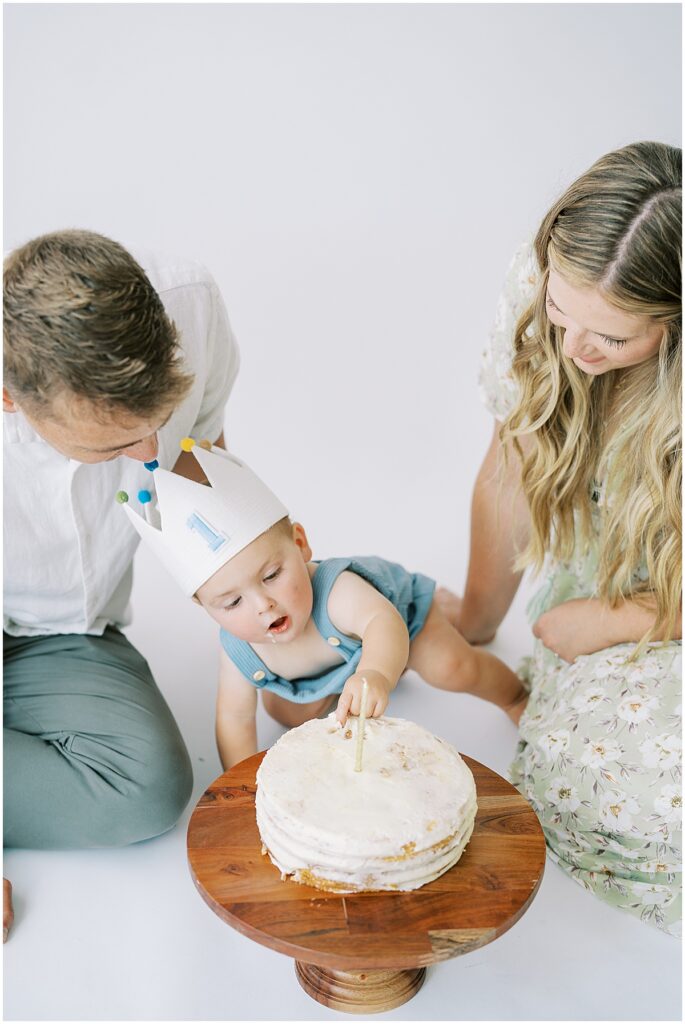 First birthday cake smash photos in Indianapolis studio